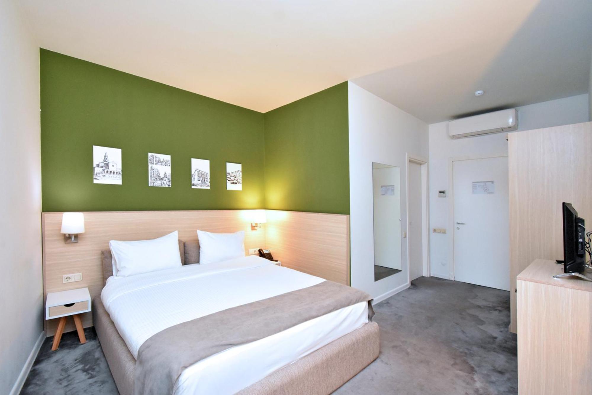 In City Hotel Erywań Zewnętrze zdjęcie