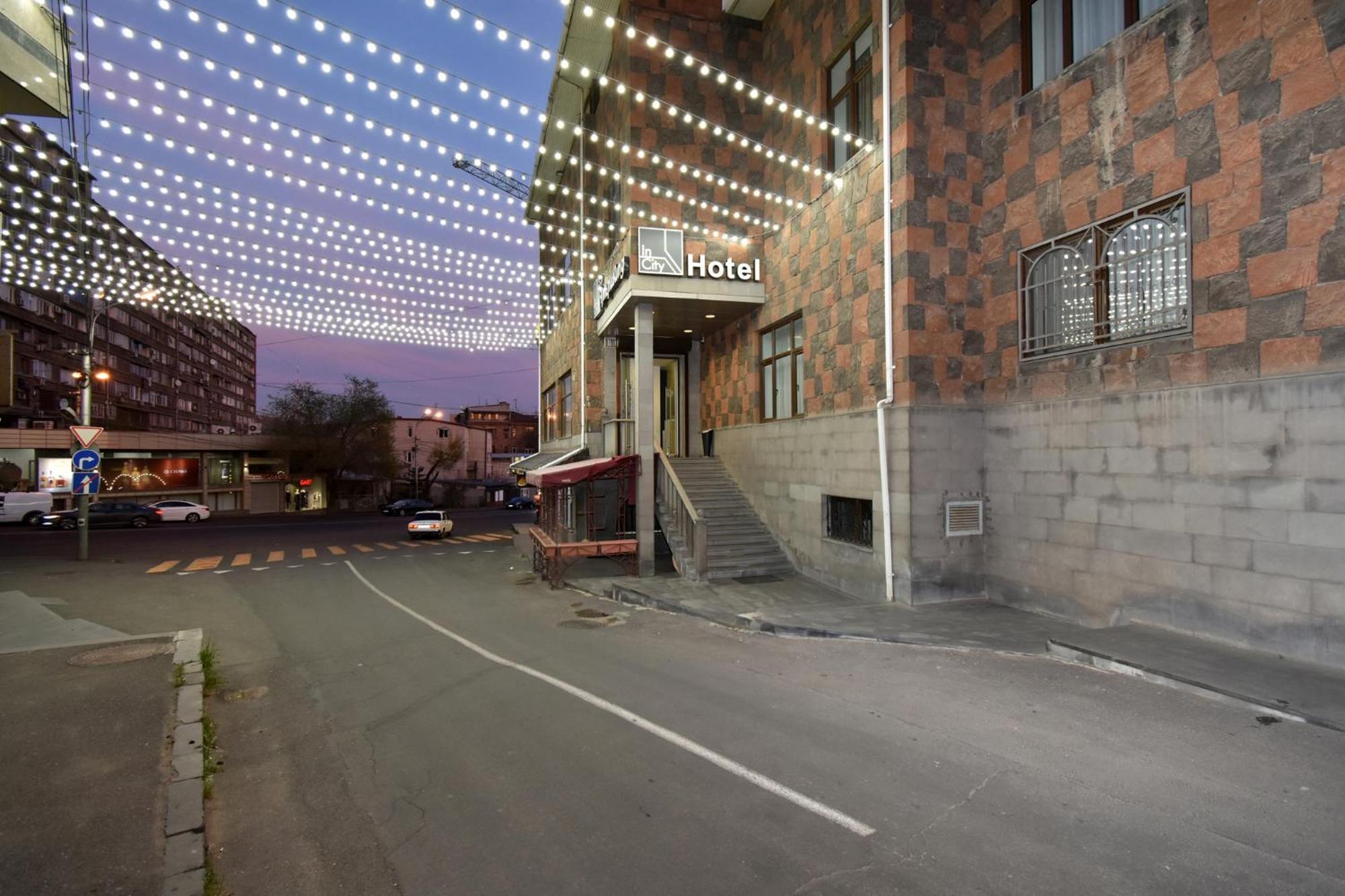 In City Hotel Erywań Zewnętrze zdjęcie