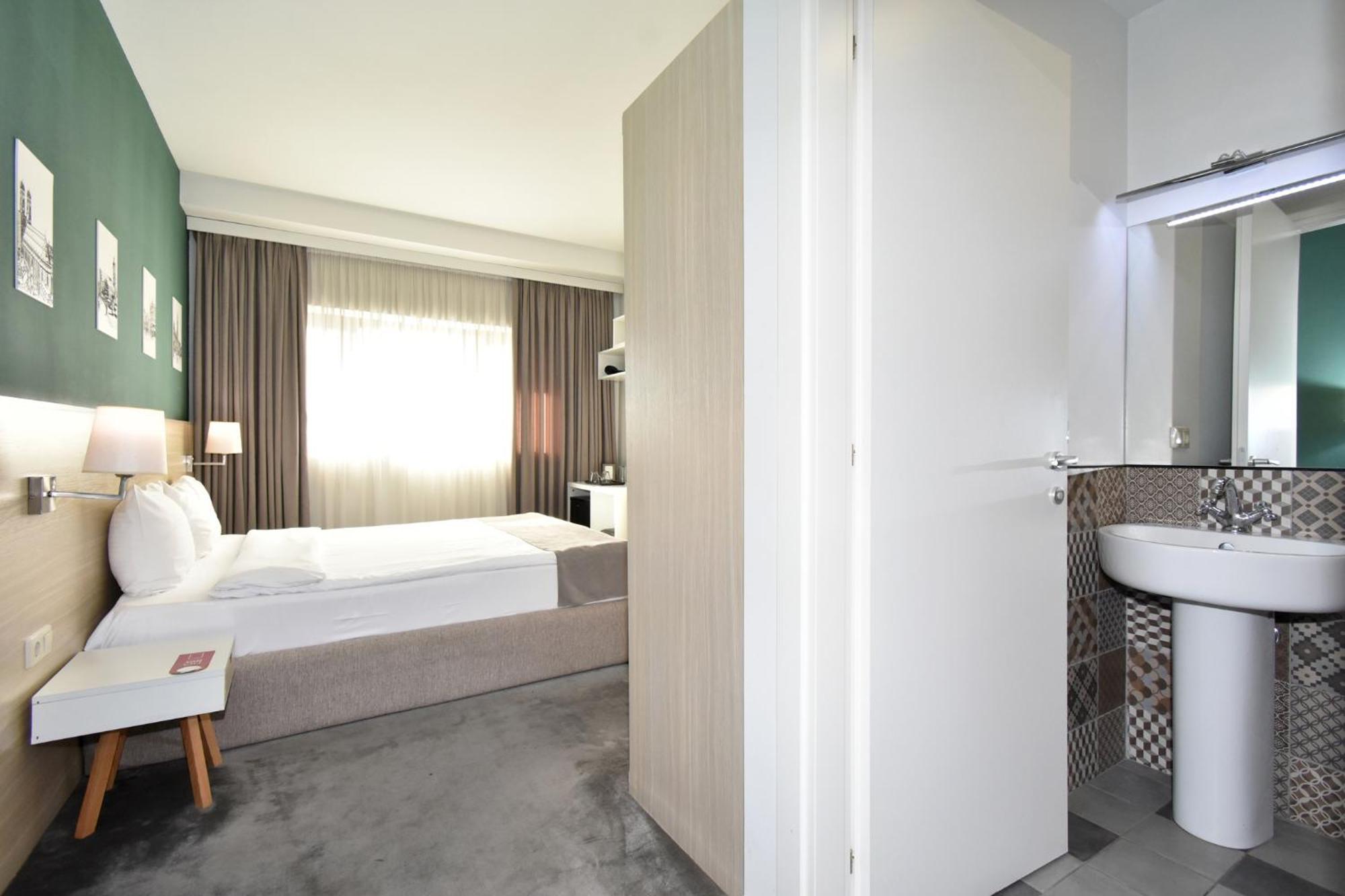 In City Hotel Erywań Zewnętrze zdjęcie